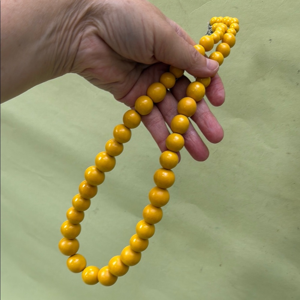 Vintage Yellow wooden Handmade Necklace - Picture 4 of 8